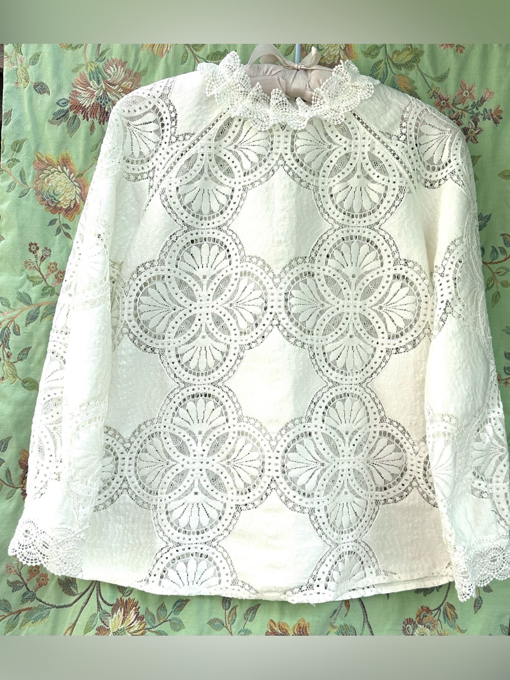 Sezane  Paris lace top white open  pattern Bianca like new  sz small max 34 bust